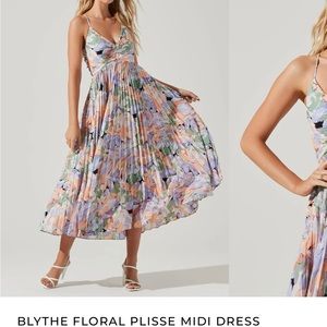 ASTR The Label Blythe Floral Plisse Midi Dress Size Medium
